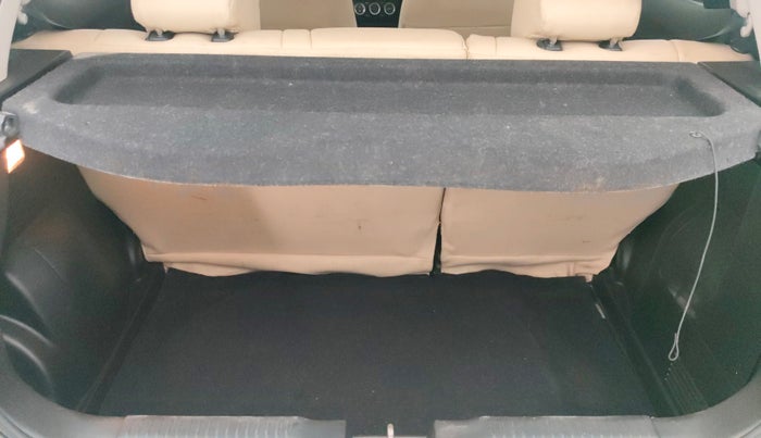 2018 Maruti Swift ZXI, Petrol, Manual, 1,09,200 km, Boot Inside