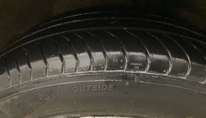 2014 Ford Ecosport TITANIUM 1.5L PETROL AT, Petrol, Automatic, 74,880 km, Left Rear Tyre Tread