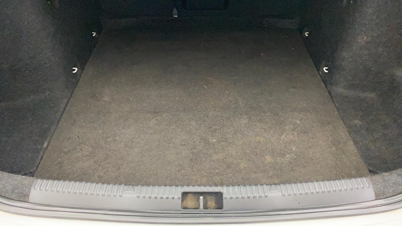 2018 Skoda Octavia STYLE 2.0 TDI MT, Diesel, Manual, 95,593 km, Boot Inside