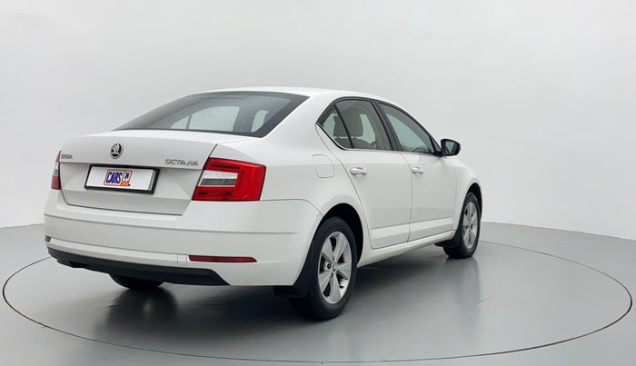 2018 Skoda Octavia STYLE 2.0 TDI MT, Diesel, Manual, 95,593 km, Right Back Diagonal