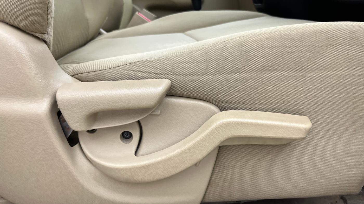 2013 Honda Amaze 1.5L I-DTEC S, Diesel, Manual, 86,125 km, Driver Side Adjustment Panel
