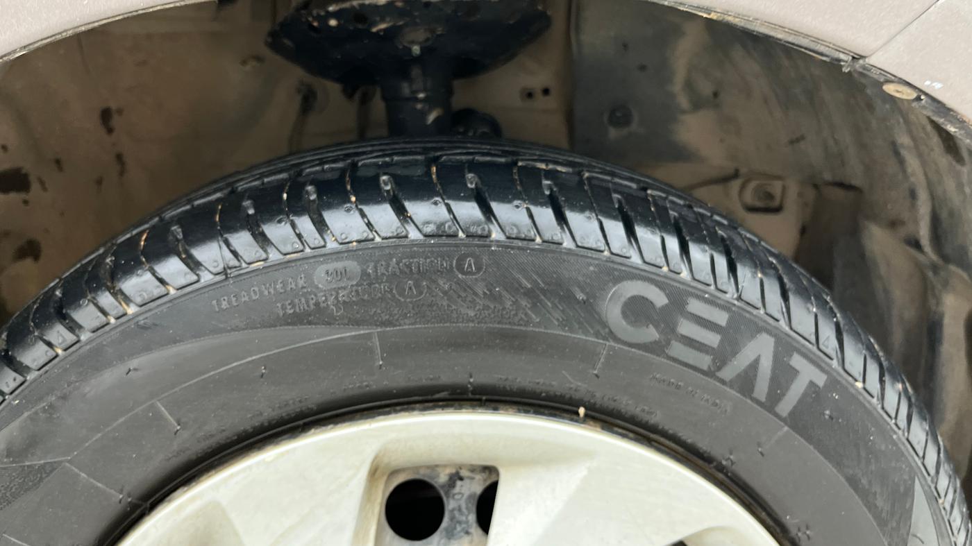 2013 Honda Amaze 1.5L I-DTEC S, Diesel, Manual, 86,125 km, Right Front Tyre Tread