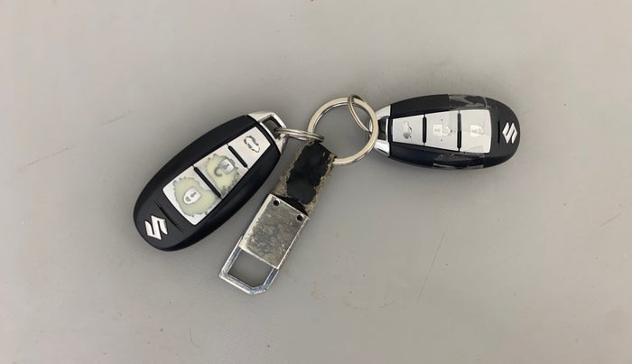 2021 Maruti Ciaz ALPHA 1.5 SHVS PETROL, Petrol, Manual, 1,03,557 km, Key Close Up