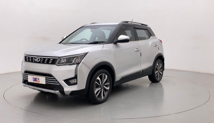 2020 Mahindra XUV300 W8 (O) 1.5 DIESEL, Diesel, Manual, 97,707 km, Left Front Diagonal