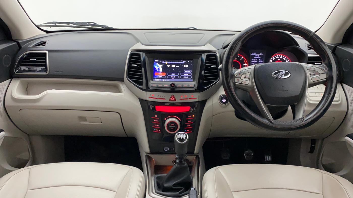 2020 Mahindra XUV300 W8 (O) 1.5 DIESEL, Diesel, Manual, 97,707 km, Dashboard