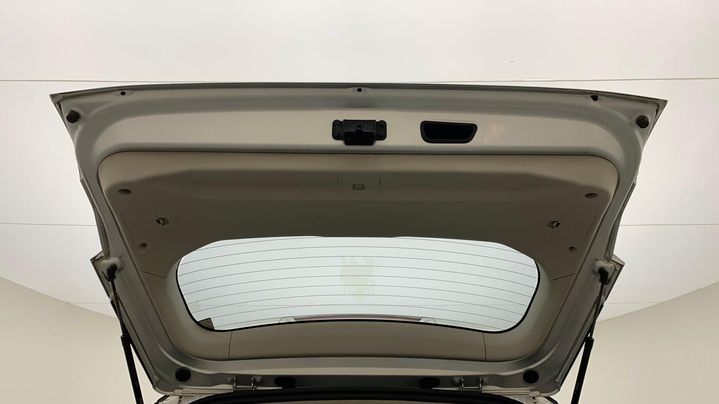 2020 Mahindra XUV300 W8 (O) 1.5 DIESEL, Diesel, Manual, 97,707 km, Boot Door Open