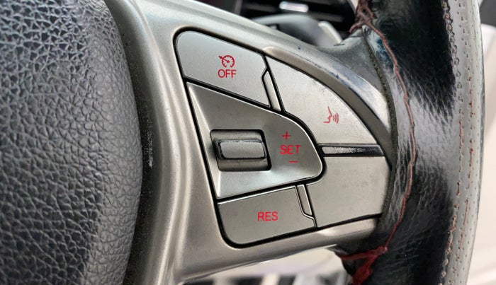 2020 Mahindra XUV300 W8 (O) 1.5 DIESEL, Diesel, Manual, 97,707 km, Adaptive Cruise Control