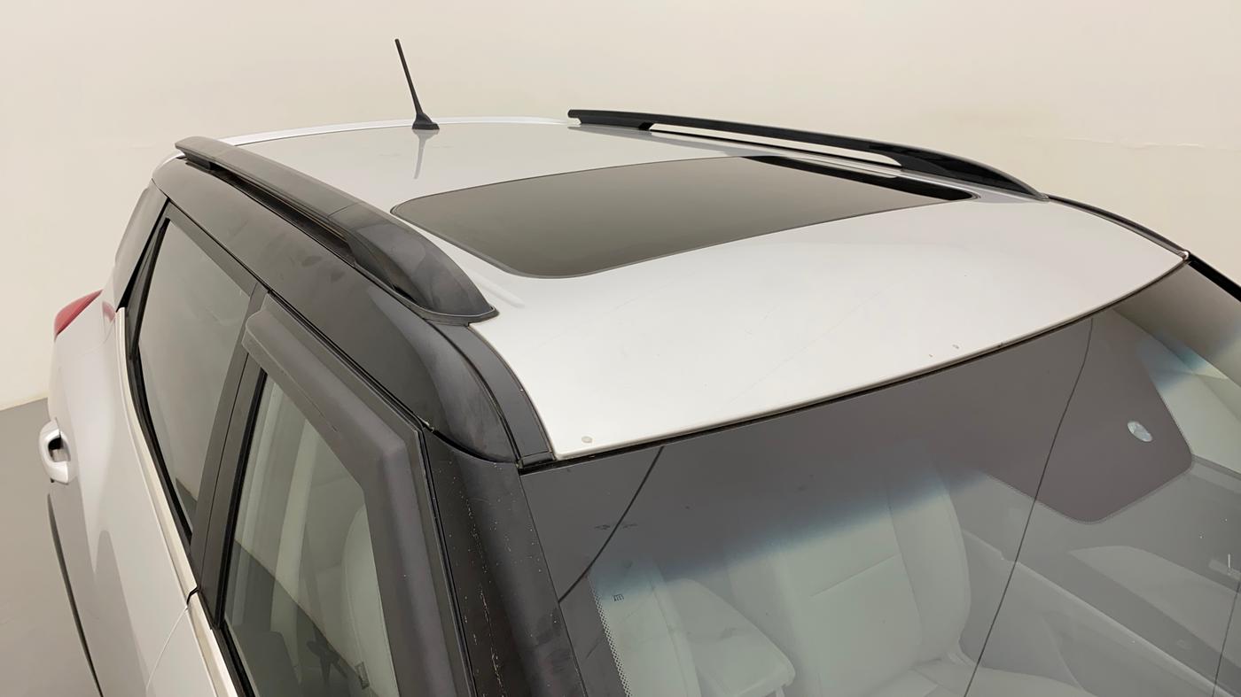 2020 Mahindra XUV300 W8 (O) 1.5 DIESEL, Diesel, Manual, 97,707 km, Roof