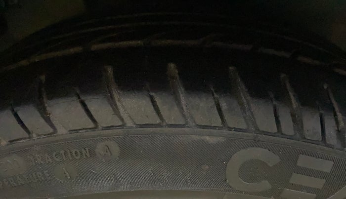 2018 Tata Tiago XT PETROL, CNG, Manual, 83,967 km, Right Rear Tyre Tread