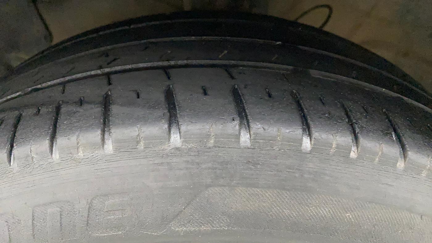 2019 Hyundai NEW SANTRO SPORTZ CNG, CNG, Manual, 58,866 km, Left Front Tyre Tread