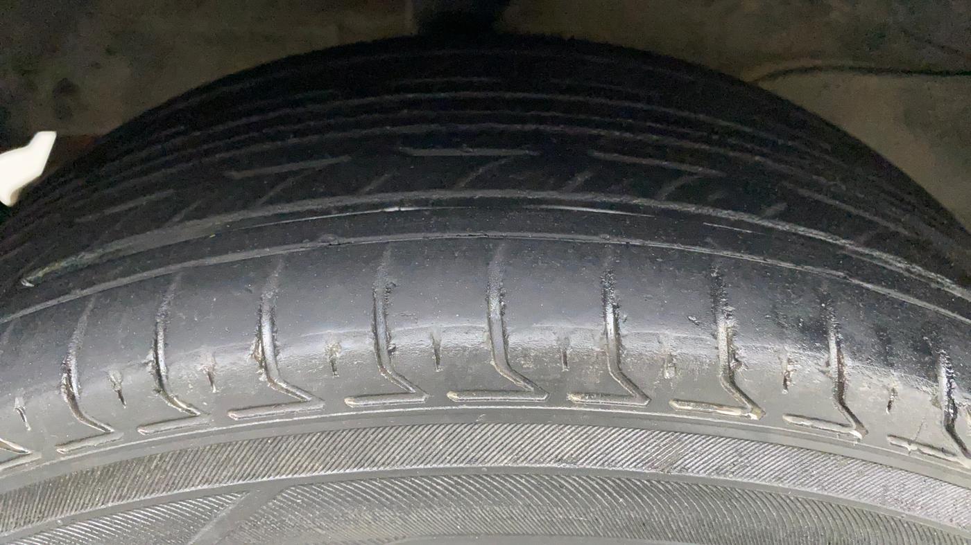 2019 Hyundai NEW SANTRO SPORTZ CNG, CNG, Manual, 58,866 km, Right Rear Tyre Tread