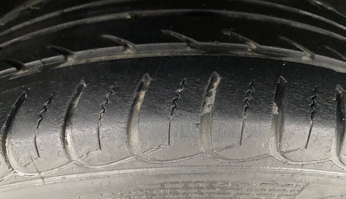 2020 Ford Ecosport TITANIUM 1.5 SPORTS(SUNROOF) PETROL, Petrol, Manual, 32,987 km, Right Rear Tyre Tread