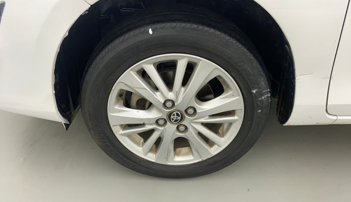 2020 Toyota YARIS J CVT, Petrol, Automatic, 38,804 km, Left front tyre - Minor crack