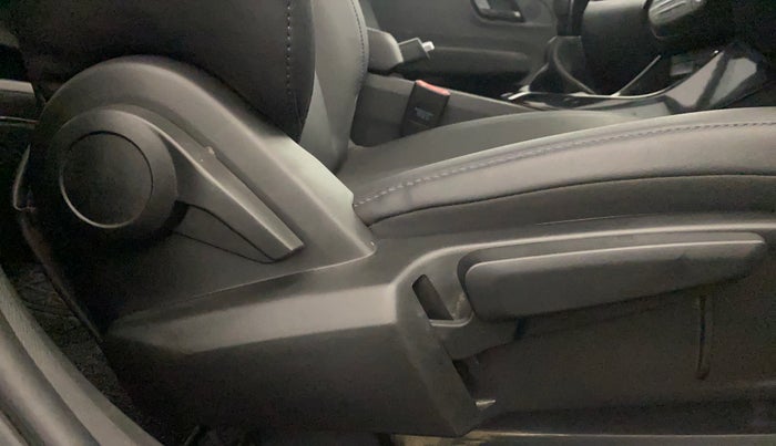 2023 Tata ALTROZ XZ Plus i-Turbo (S) Dark Edition, Petrol, Manual, 10,707 km, Driver Side Adjustment Panel