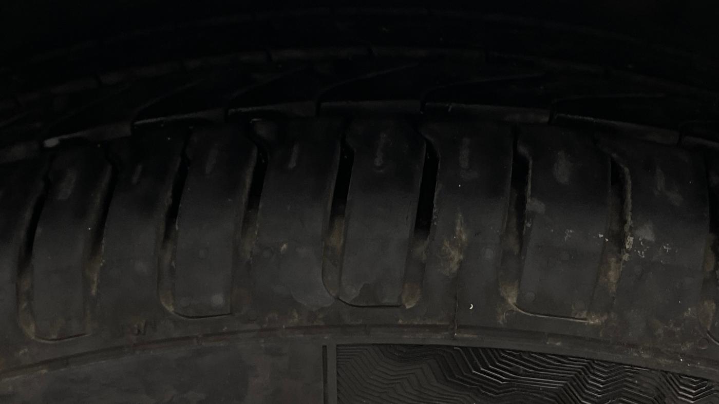 2022 Volkswagen VIRTUS HIGHLINE TSI 1.0 MT, Petrol, Manual, 79,433 km, Right Front Tyre Tread