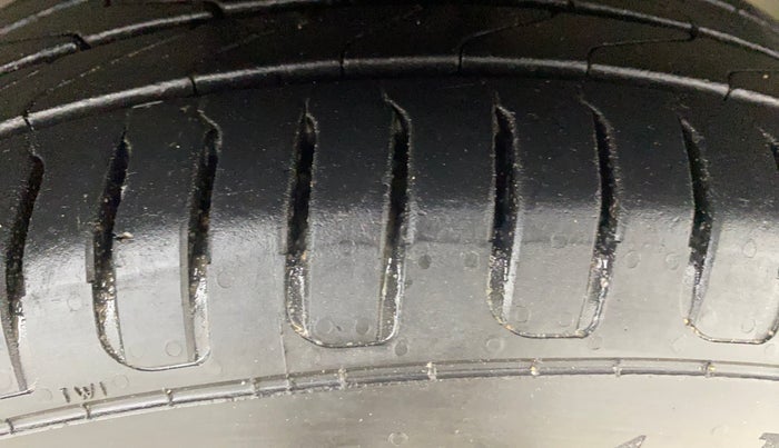 2017 Ford New Figo TITANIUM1.5 DIESEL, Diesel, Manual, 77,852 km, Right Front Tyre Tread