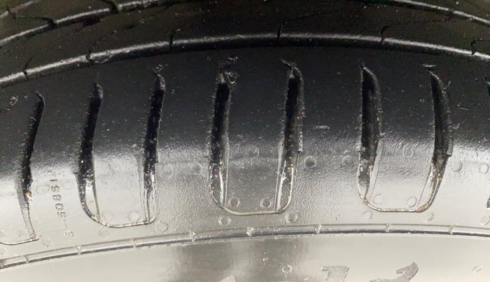 2017 Ford New Figo TITANIUM1.5 DIESEL, Diesel, Manual, 77,852 km, Left Front Tyre Tread