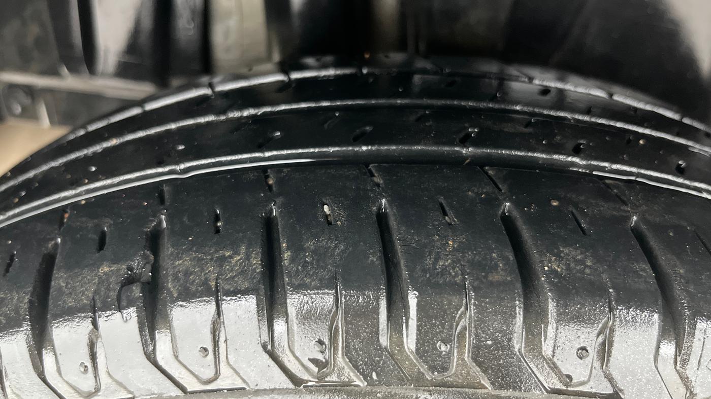 2021 Maruti XL6 ALPHA MT, Petrol, Manual, 37,200 km, Right Rear Tyre Tread