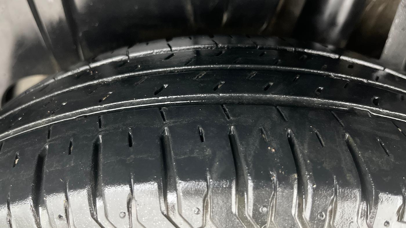 2021 Maruti XL6 ALPHA MT, Petrol, Manual, 37,200 km, Left Rear Tyre Tread