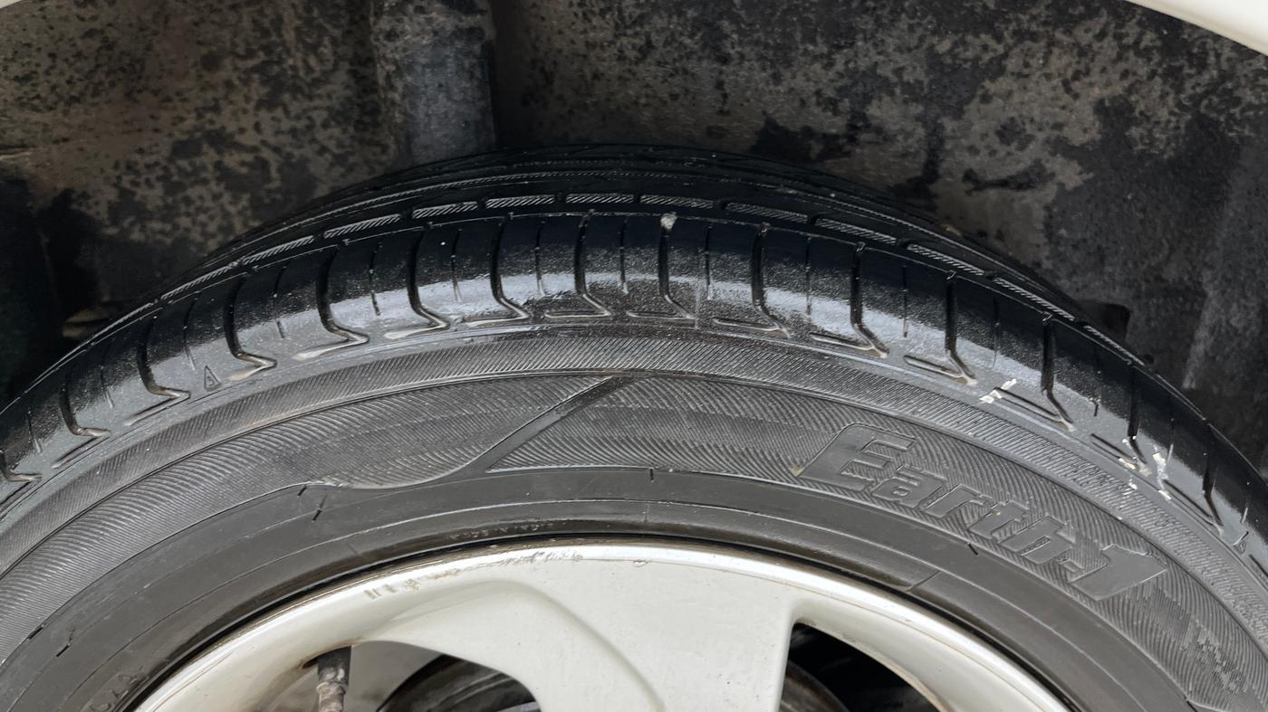 2014 Honda City 1.5L I-DTEC V, Diesel, Manual, 1,07,097 km, Right Rear Tyre Tread