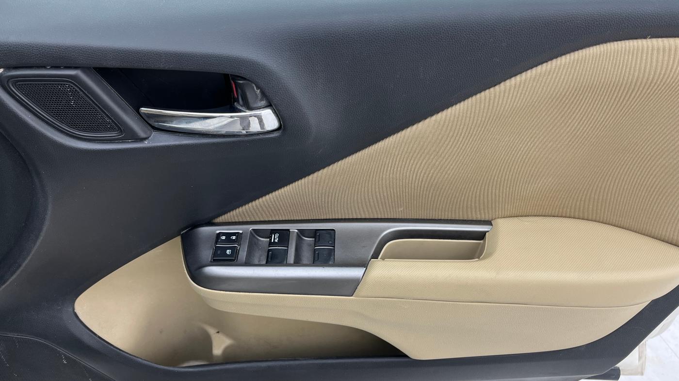 2014 Honda City 1.5L I-DTEC V, Diesel, Manual, 1,07,097 km, Driver Side Door Panels Control