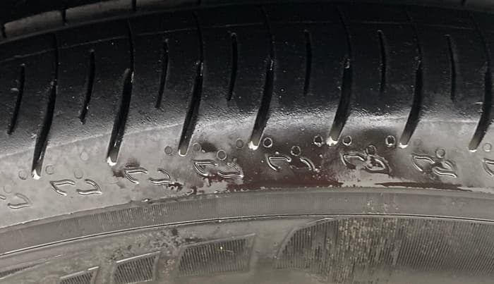 2021 Hyundai ALCAZAR 2.0 SIGNATURE (O) AT 6STR, Petrol, Automatic, 63,502 km, Right Front Tyre Tread