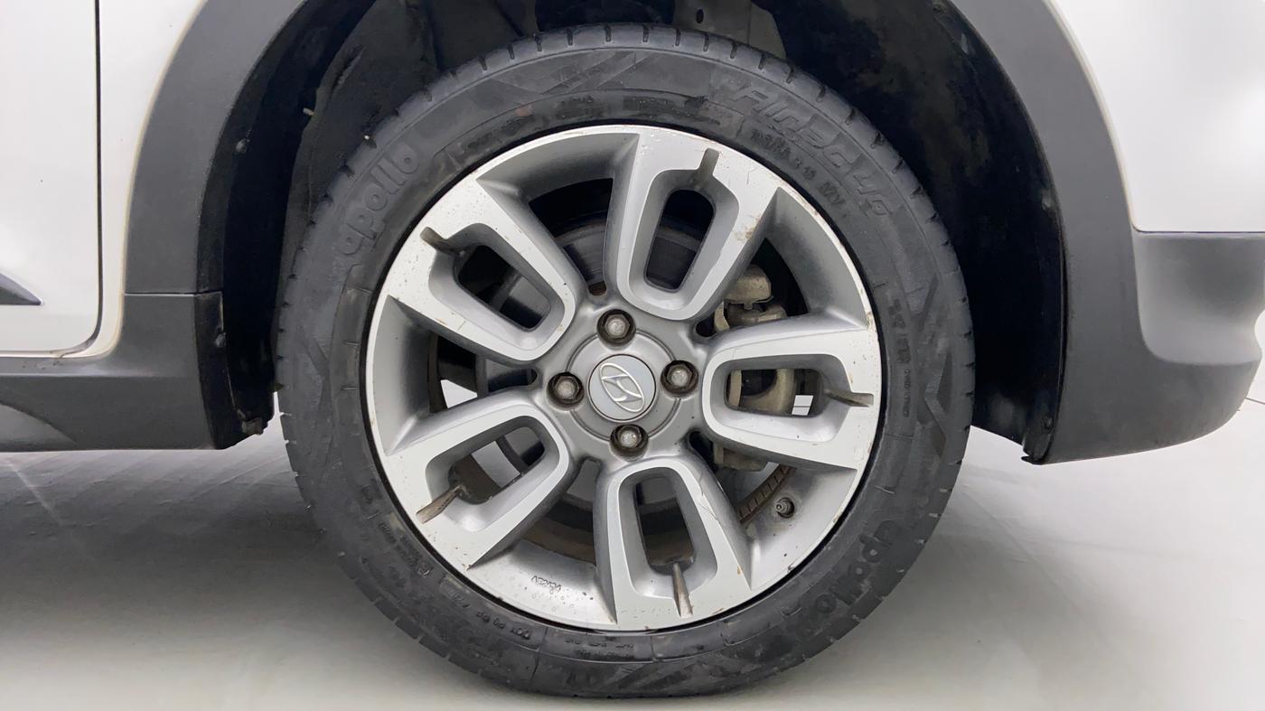 2017 Hyundai i20 Active 1.2 SX, Petrol, Manual, 26,063 km, Right Front Wheel