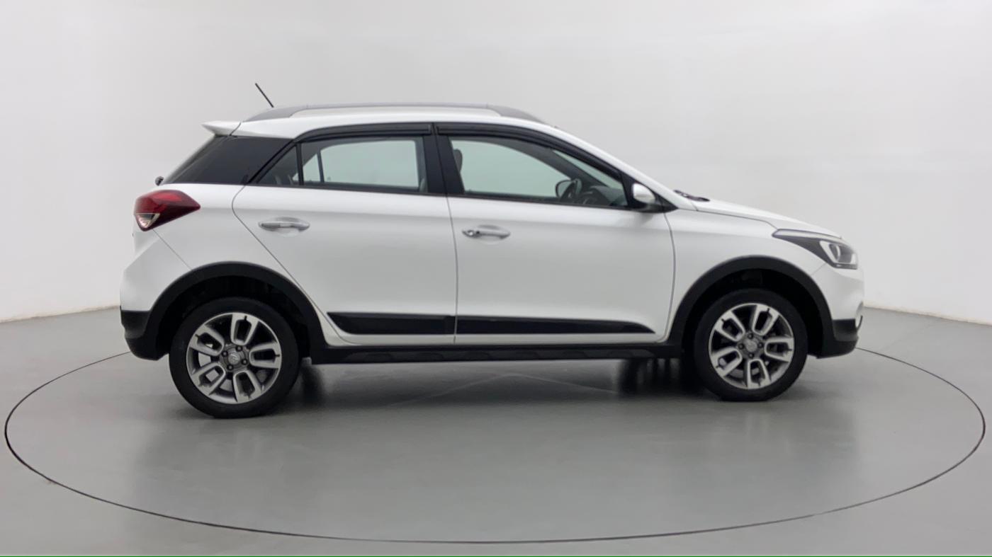 2017 Hyundai i20 Active 1.2 SX, Petrol, Manual, 26,063 km, Right Side