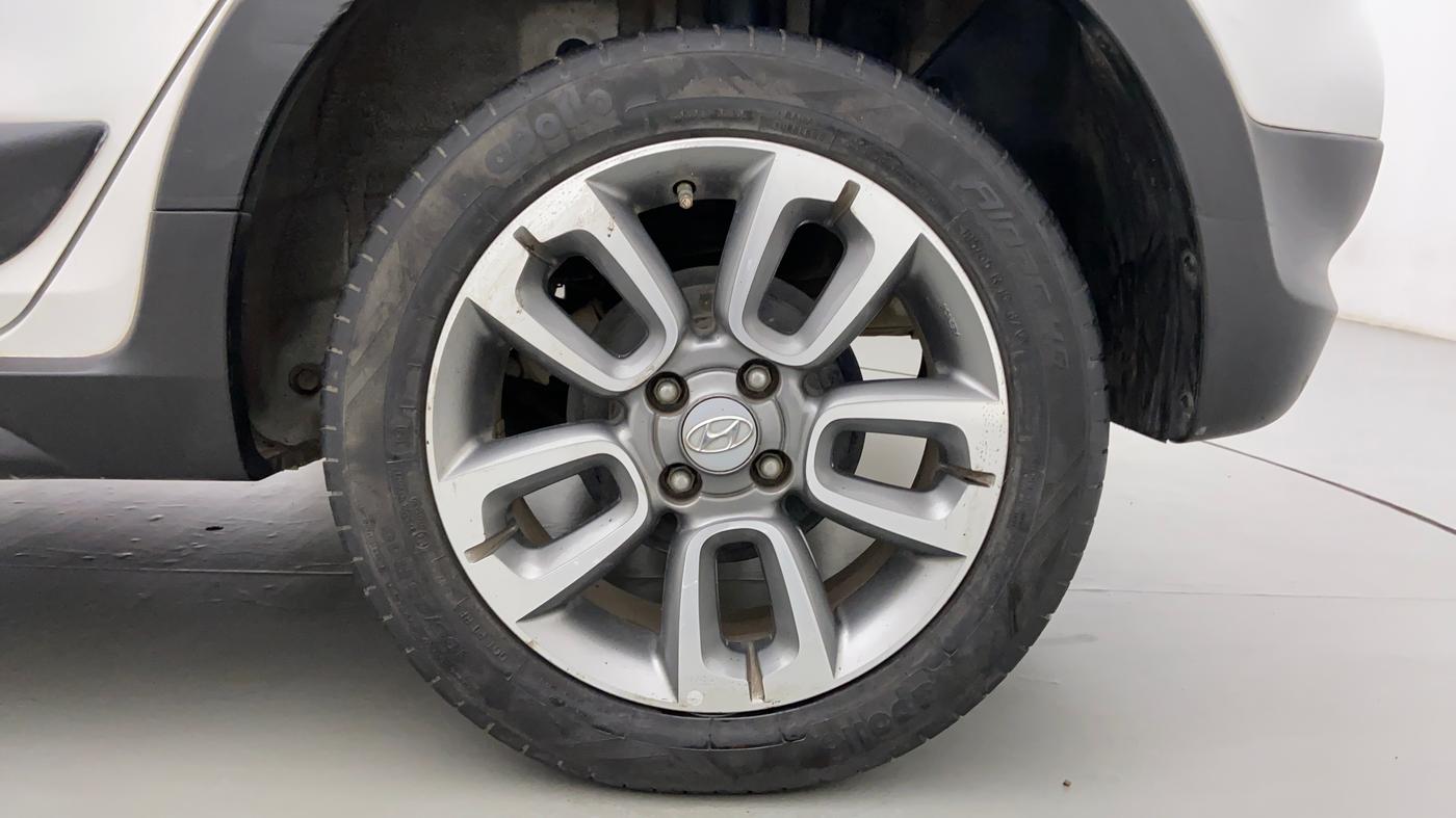 2017 Hyundai i20 Active 1.2 SX, Petrol, Manual, 26,063 km, Left Rear Wheel