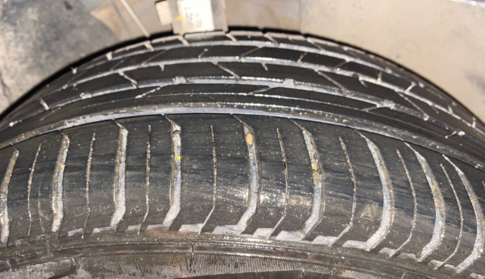 2025 Volkswagen VIRTUS TOPLINE TSI 1.0 AT, Petrol, Automatic, 1,528 km, Right Front Tyre Tread