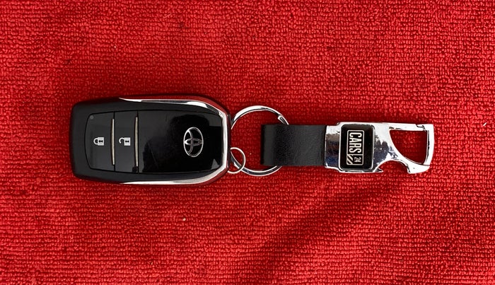 2022 Toyota Innova Crysta 2.7 VX 7 STR, Petrol, Manual, 13,279 km, Key Close Up