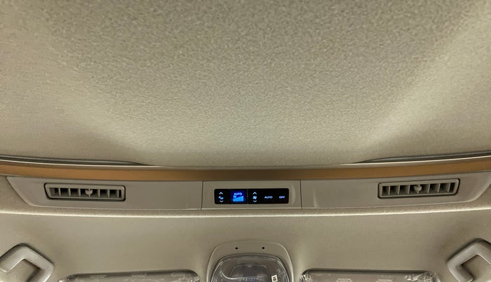 2022 Toyota Innova Crysta 2.7 VX 7 STR, Petrol, Manual, 13,279 km, Rear AC Vents