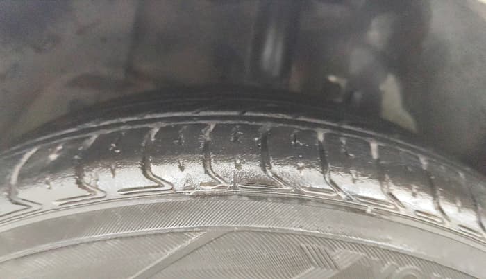 2016 Tata Zest XMS PETROL, Petrol, Manual, 81,219 km, Left Front Tyre Tread