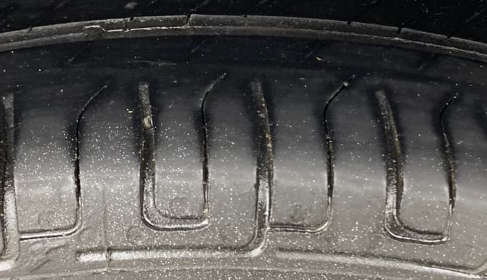 2015 Maruti Wagon R 1.0 VXI, Petrol, Manual, 25,852 km, Left Rear Tyre Tread