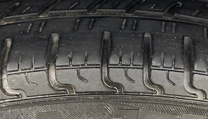 2015 Maruti Wagon R 1.0 VXI, Petrol, Manual, 25,852 km, Left Front Tyre Tread