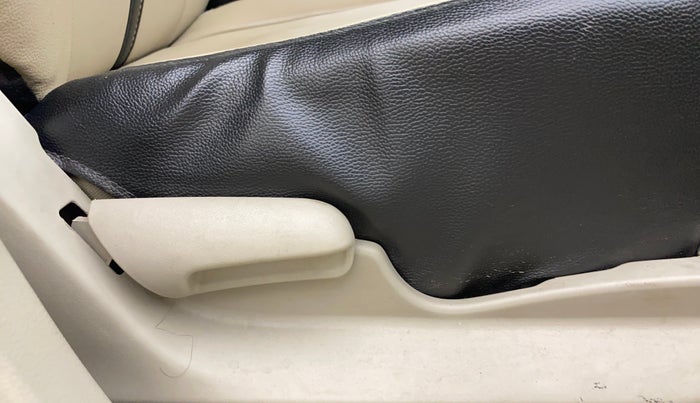 2019 Maruti Celerio ZXI, Petrol, Manual, 1,16,834 km, Driver Side Adjustment Panel