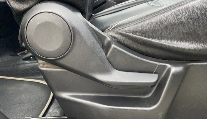 2022 Maruti New Wagon-R VXI (O) 1.0, Petrol, Manual, 47,255 km, Driver Side Adjustment Panel
