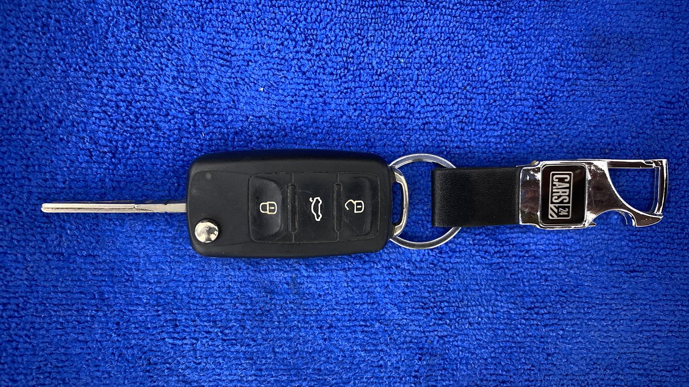 2016 Volkswagen Ameo HIGHLINE1.2L, Petrol, Manual, 62,405 km, Key Close Up