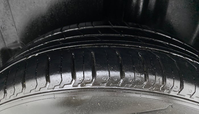 2016 Volkswagen Ameo HIGHLINE1.2L, Petrol, Manual, 62,405 km, Left Rear Tyre Tread