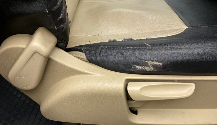 2016 Volkswagen Ameo HIGHLINE1.2L, Petrol, Manual, 62,405 km, Driver Side Adjustment Panel