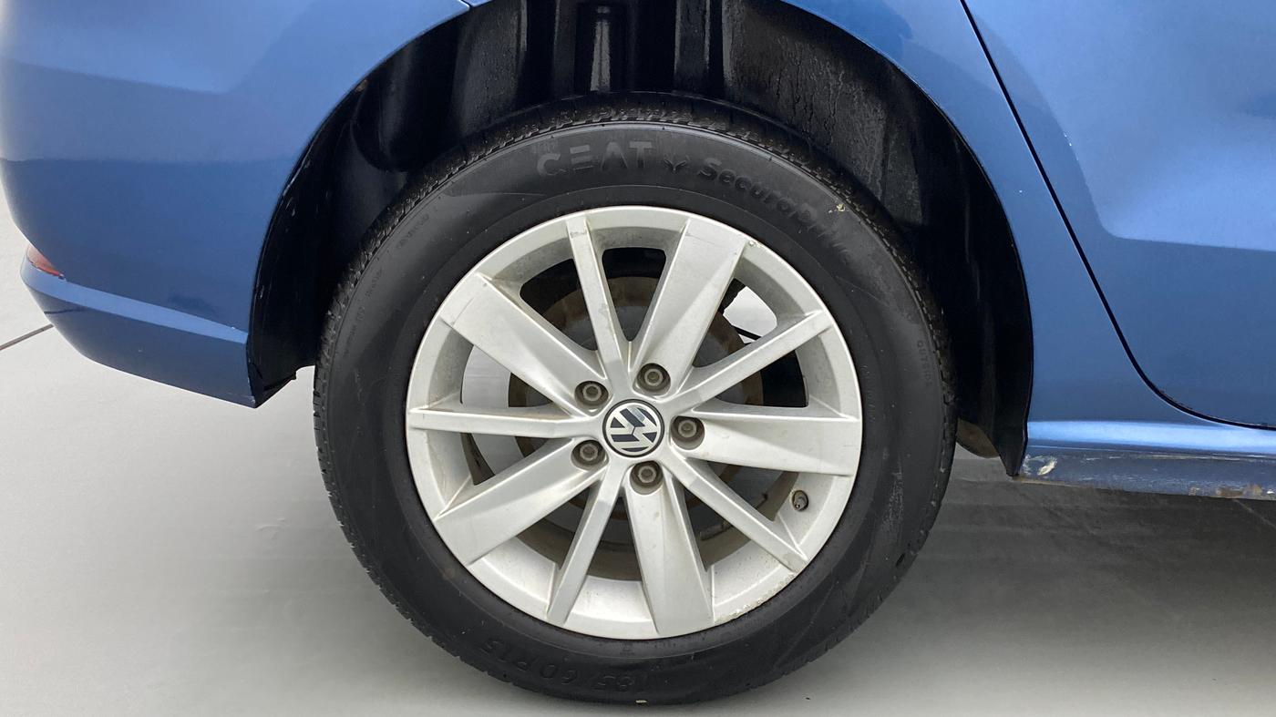 2016 Volkswagen Ameo HIGHLINE1.2L, Petrol, Manual, 62,405 km, Right Rear Wheel