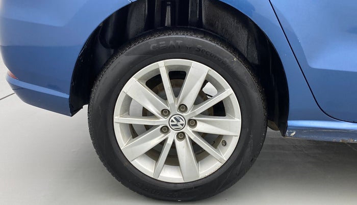 2016 Volkswagen Ameo HIGHLINE1.2L, Petrol, Manual, 62,405 km, Right Rear Wheel