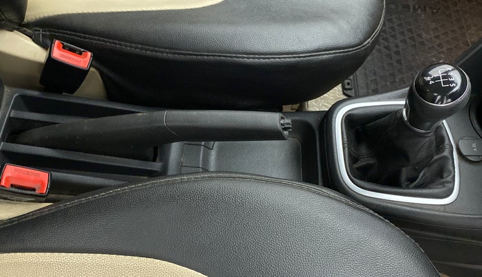 2016 Volkswagen Ameo HIGHLINE1.2L, Petrol, Manual, 62,405 km, Gear Lever