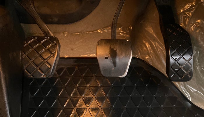 2016 Volkswagen Ameo HIGHLINE1.2L, Petrol, Manual, 62,405 km, Pedals