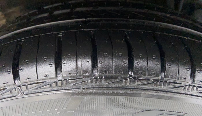 2016 Tata Zest XMS RT, Petrol, Manual, 28,368 km, Left Rear Tyre Tread