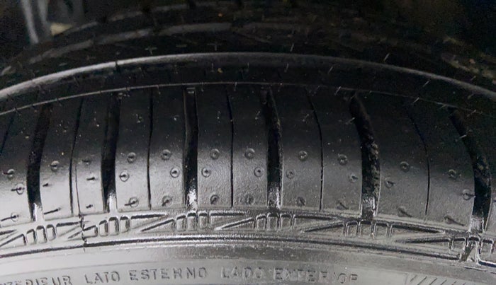 2016 Tata Zest XMS RT, Petrol, Manual, 28,368 km, Left Front Tyre Tread