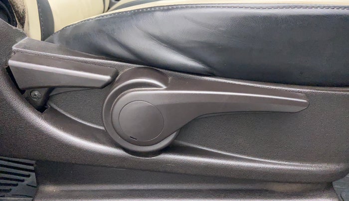 2016 Tata Zest XMS RT, Petrol, Manual, 28,368 km, Driver Side Adjustment Panel