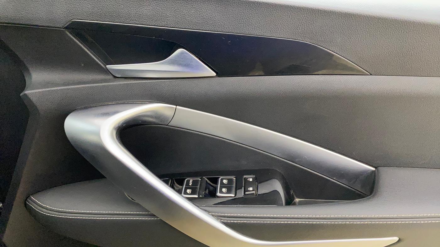 2019 MG HECTOR SHARP 2.0 DIESEL, Diesel, Manual, 82,880 km, Driver Side Door Panels Control