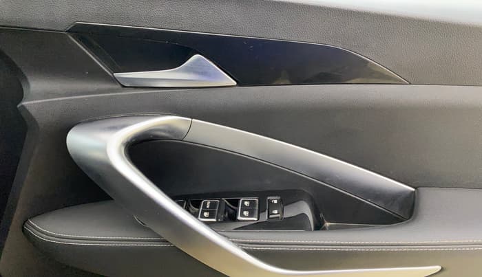 2019 MG HECTOR SHARP 2.0 DIESEL, Diesel, Manual, 83,176 km, Driver Side Door Panels Control