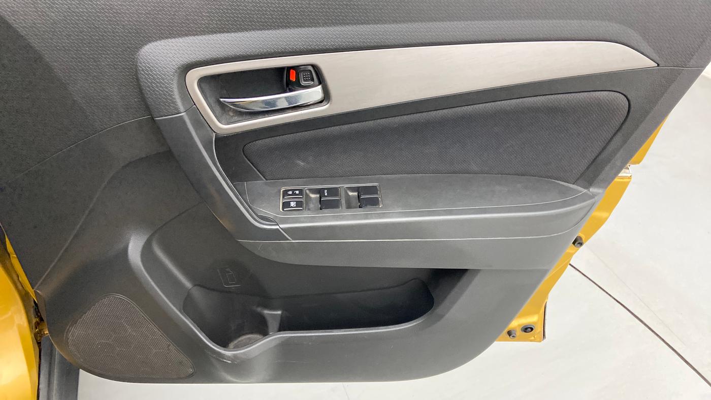 2017 Maruti Vitara Brezza ZDI PLUS, Diesel, Manual, 1,21,351 km, Driver Side Door Panels Control